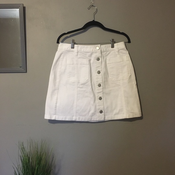 ✨ LOFT | White Denim Jean Skirt - Picture 3 of 8